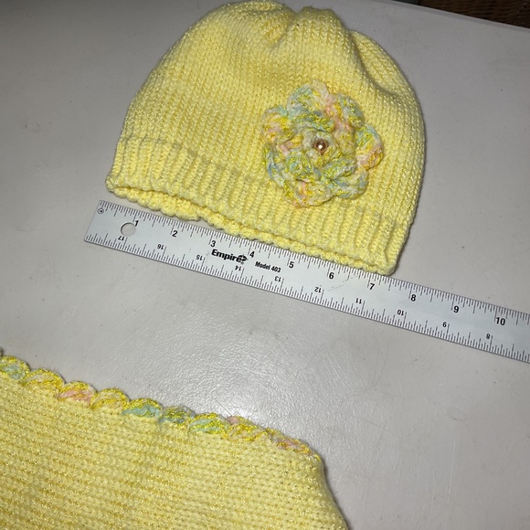 Crochet Baby Yellow Floral Poncho and Hat - Picture 5 of 9